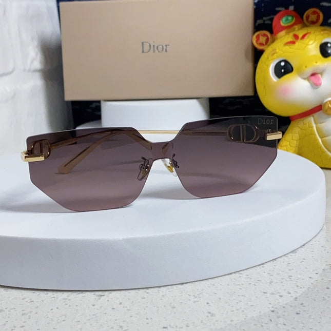 MONTAIGNE SUNGLASS 563192 IN GOLD METAL BROWN SMOKE LENSES
