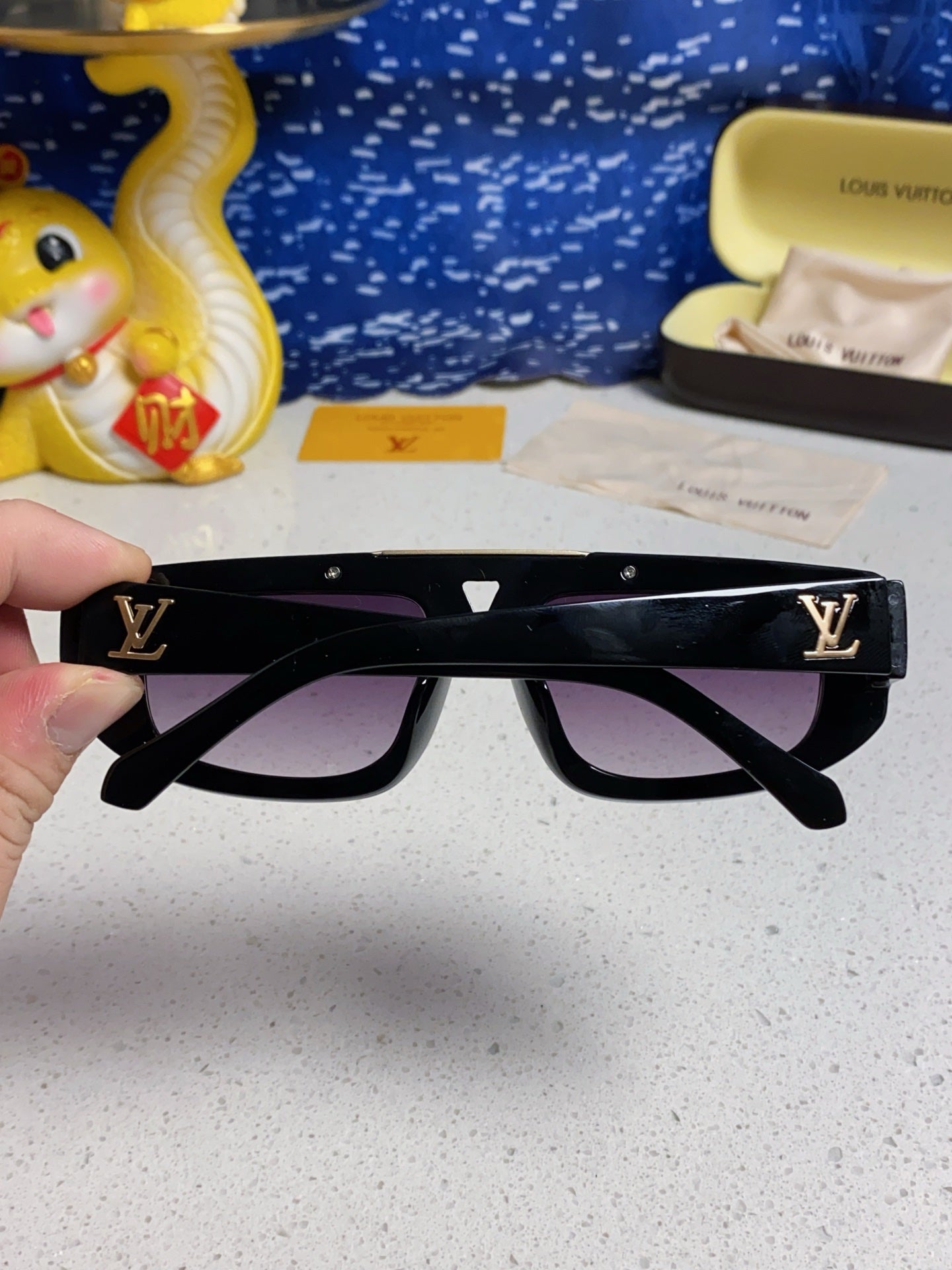 CLASH PILOT SUNGLASSES 567480 IN BLACK ACTETE GOLD METAL