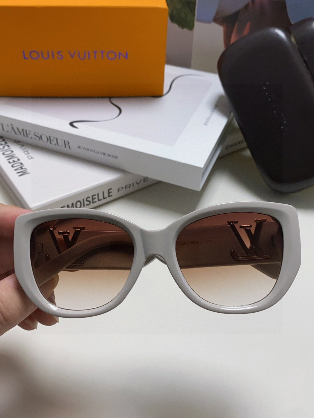 ICON CAT EYE SUNGLASSES 570246 IN GREY ACETATE