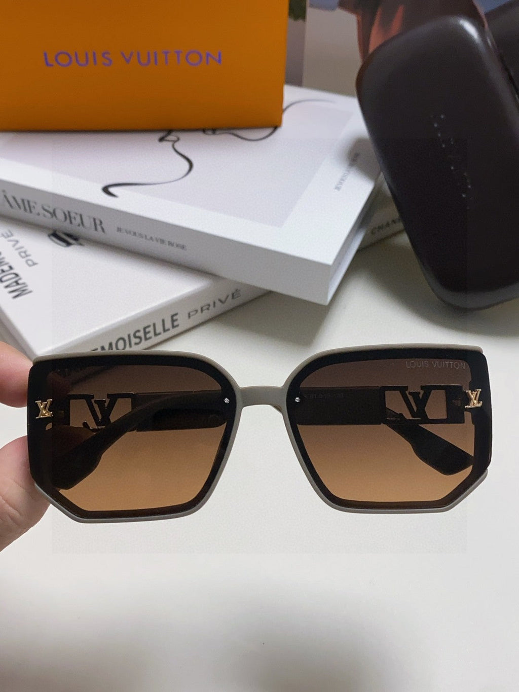 CLASH SQUARE SUNGLASSES 570250 IN GREY ACETATE
