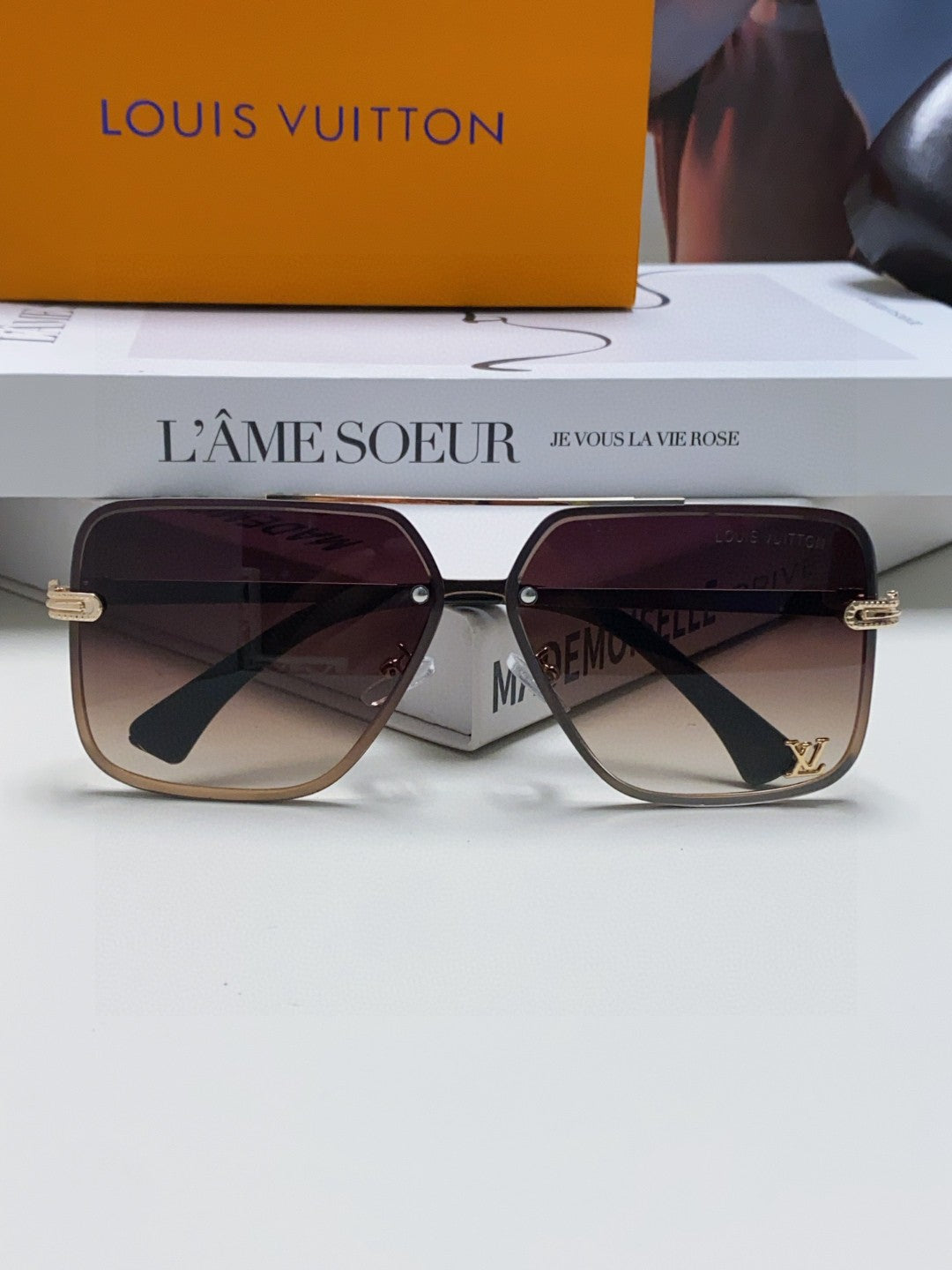 SQUARE SUNGLASSES 570264 IN GOLD METAL BROWN SMOKE LENS