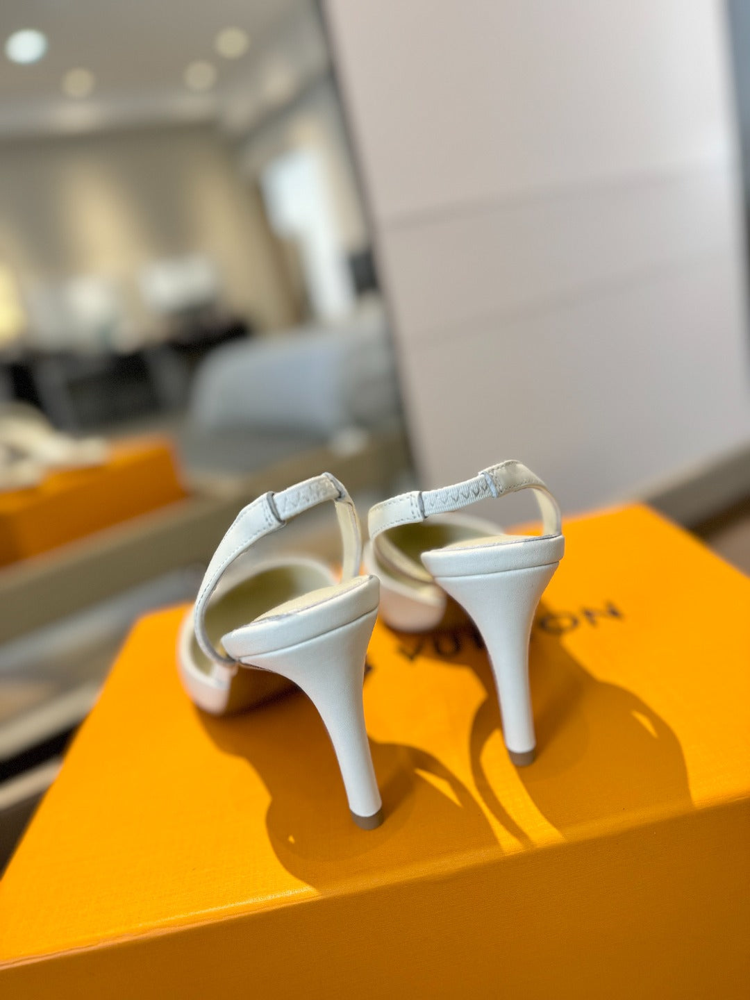HIGH HEEL 75 MM SLINGBACK IN WHITE CALFSKIN WITH CRYSTAL