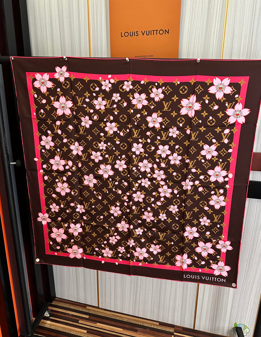 LV SCARF 90 CM IN SILK 723121