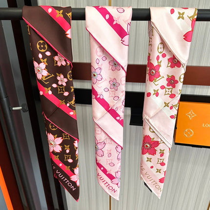 LV SCARF 90 CM IN SILK 723122