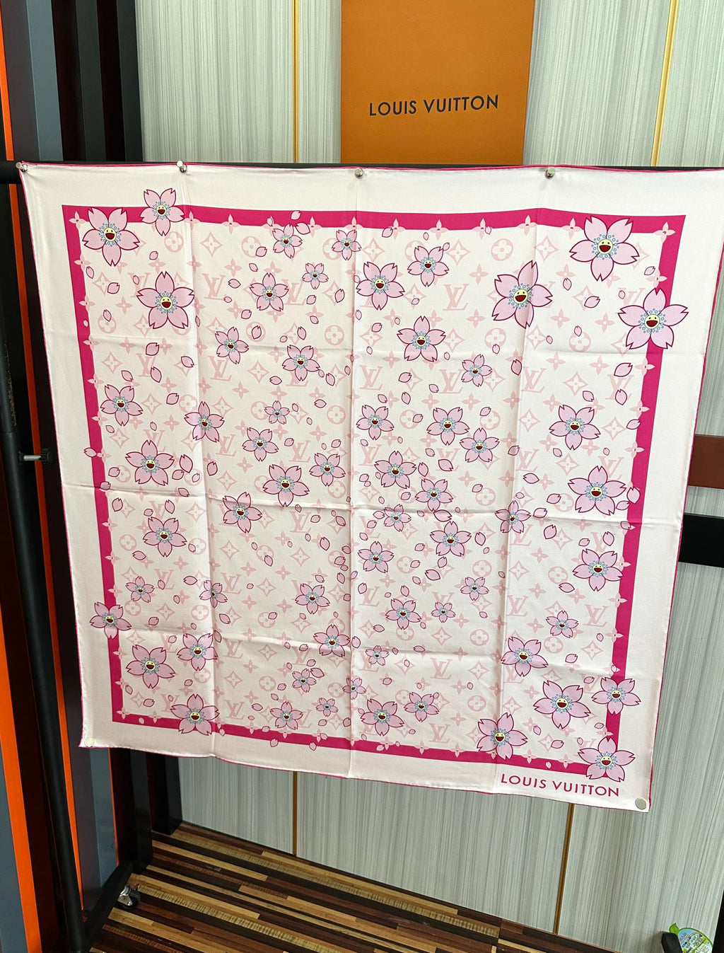 LV SCARF 90 CM IN SILK 723122