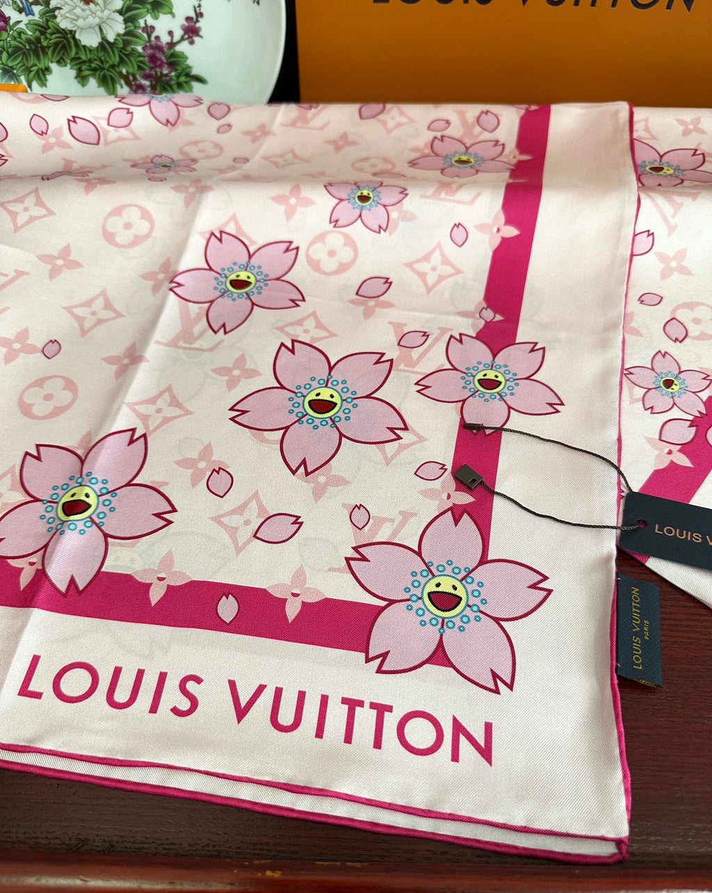 LV SCARF 90 CM IN SILK 723122