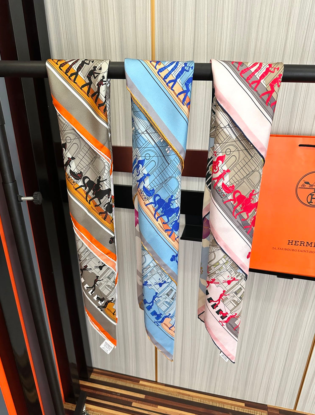 HERMES 25S SCARF 90 IN SILK 730547