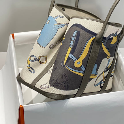 GARDEN PARTY 36 IN IVORY YELLOW BLUE TOILE H CANVAS ETOUPE CALFSKIN EQUESTRIAN HARNESS PRINT