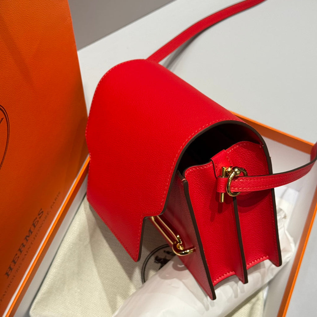 HM ROULIS 18 MINI BAG IN CARDINAL RED CALFSKIN GOLD-TONE HARDWARE