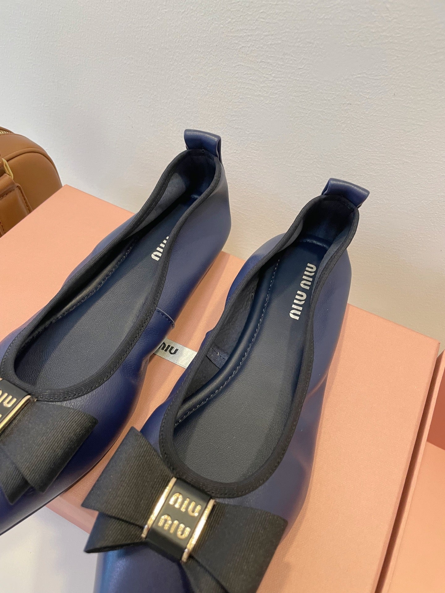 MIUMIU 26S BALLET FLATS IN NAVY BLUE CALFSKIN WITH BOW