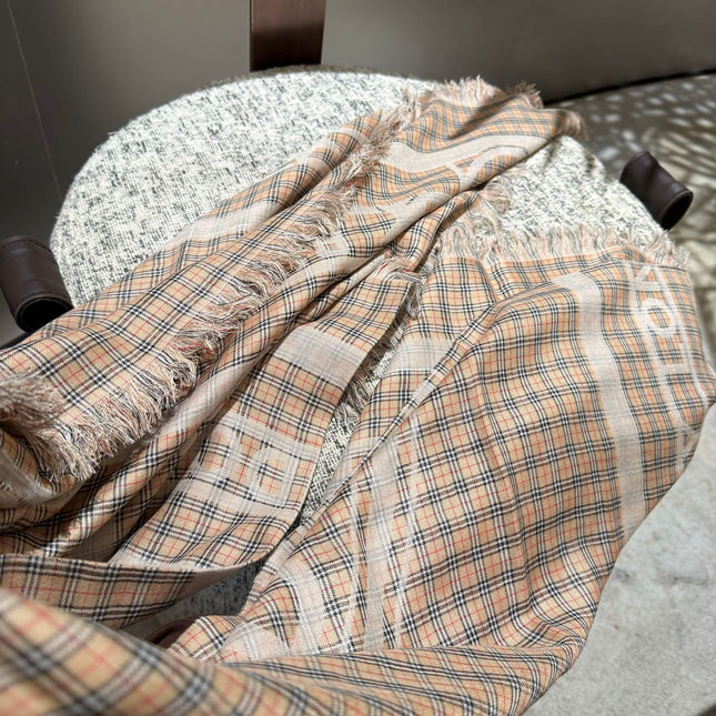 BURBERRY 26S SCARF 130CM IN CASHMERE 215168