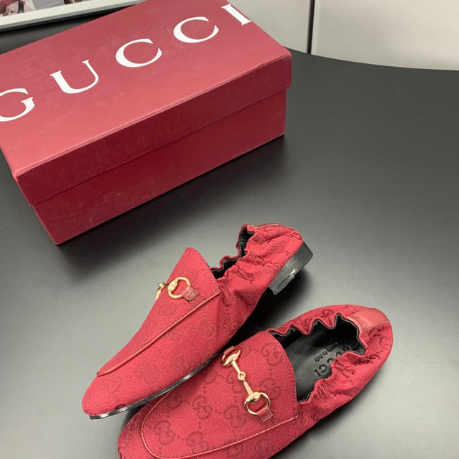 GUCCI 26S LOAFERS IN RED CANVAS