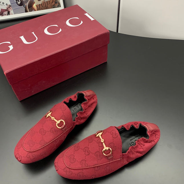 GUCCI 26S LOAFERS IN RED CANVAS