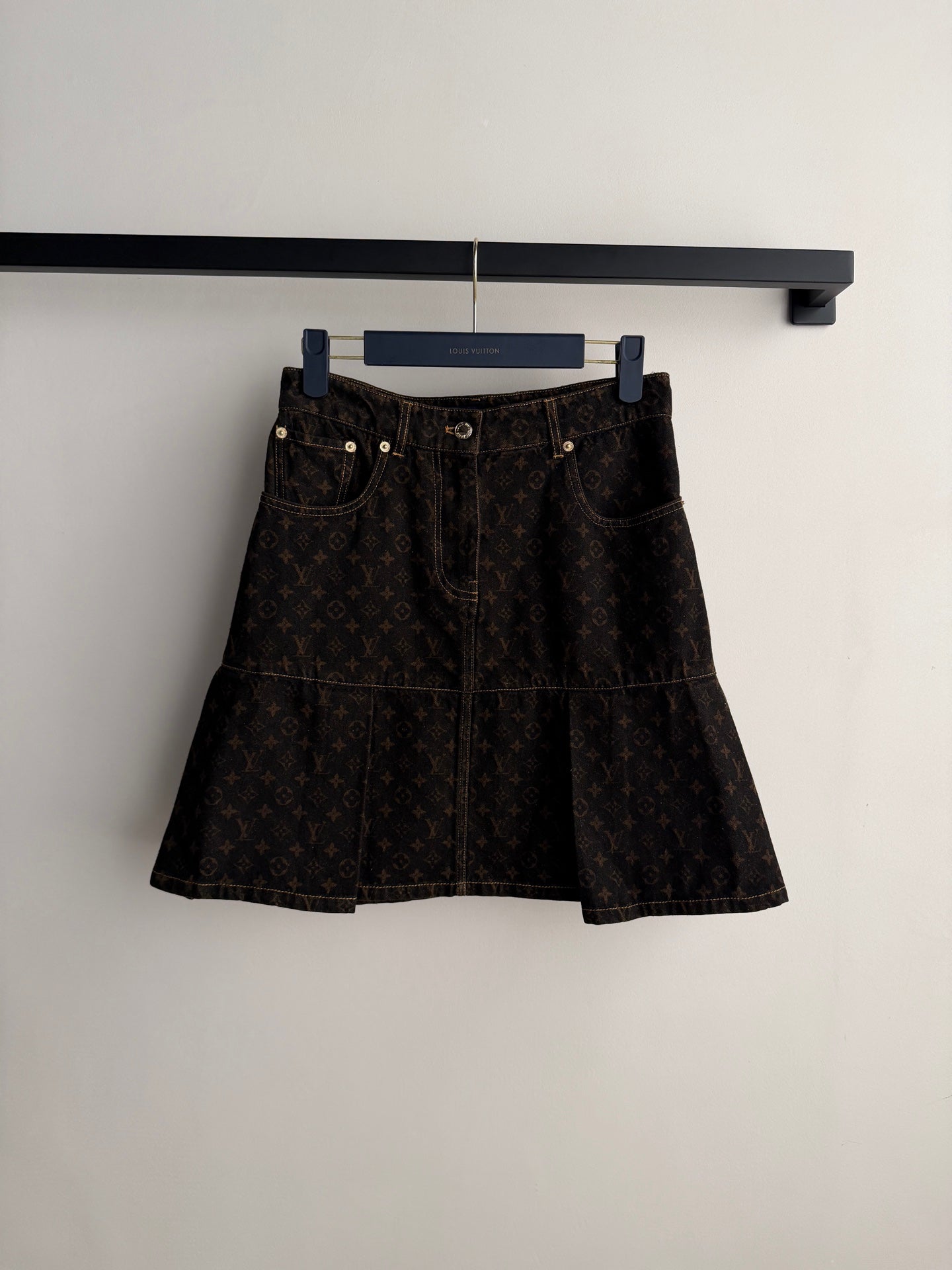 LV 26S SKIRT STYLE 239