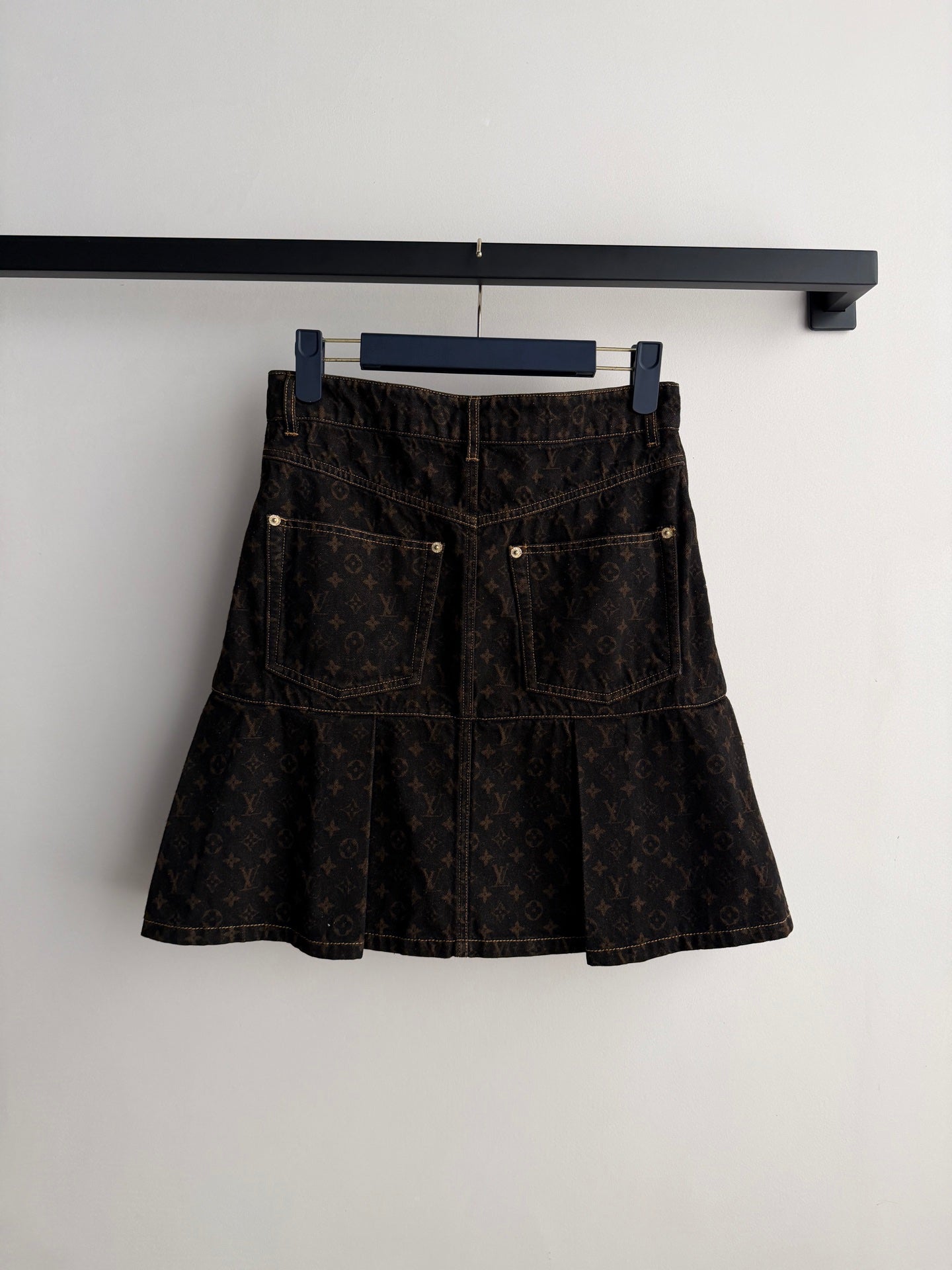 LV 26S SKIRT STYLE 239