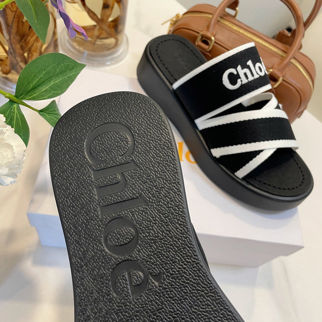 WOODY WEDGE SANDALS IN BLACK MIX WHITE CANVAS WITH RUBBER SOLE
