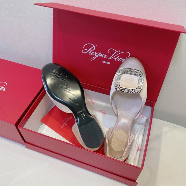 ROGER VIVIER BALLERINE FLATS IN BEIGE SATIN