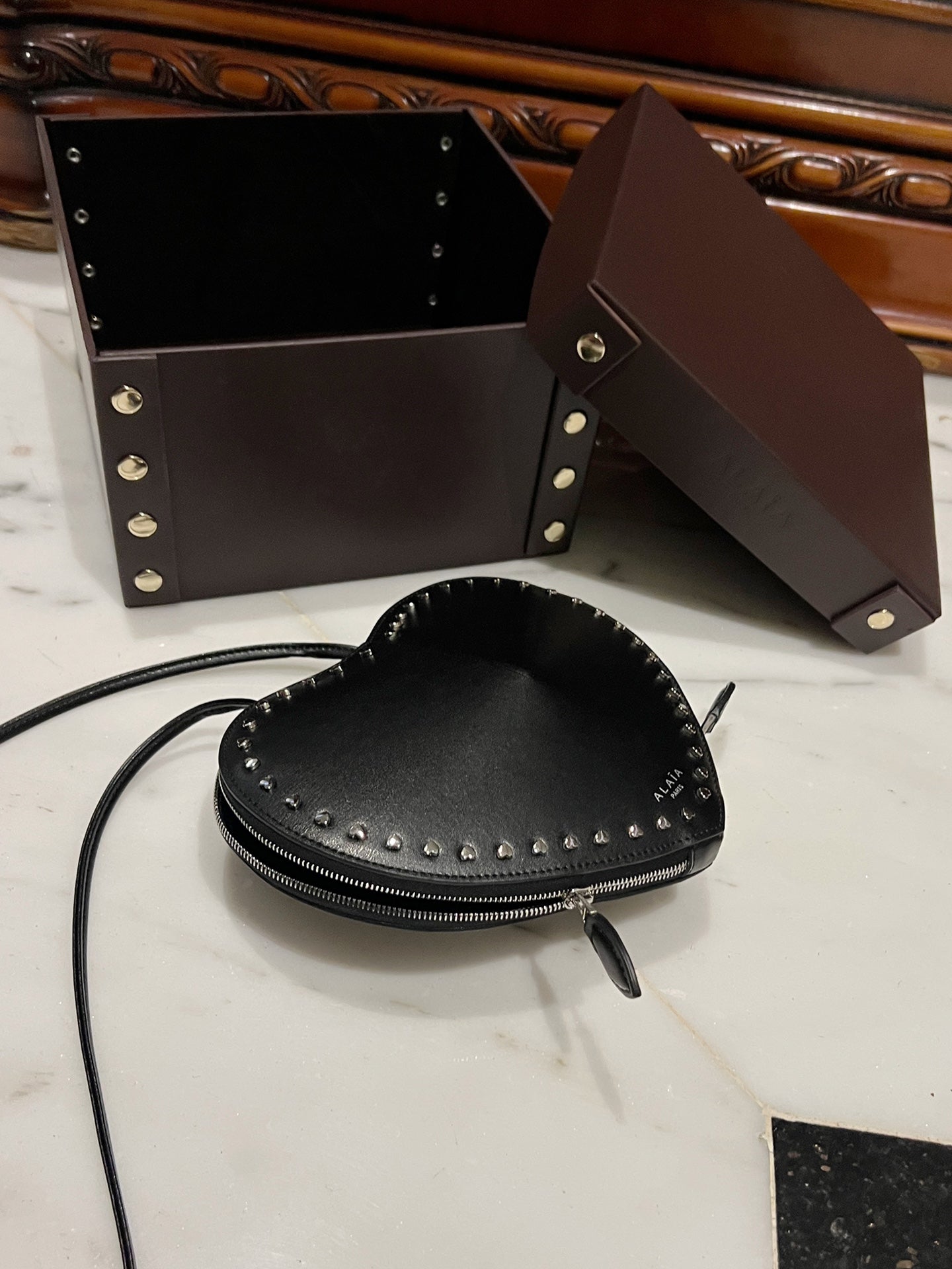 LE COEUR BAG 21 IN BLACK CALFSKIN WITH STUDDED HEART