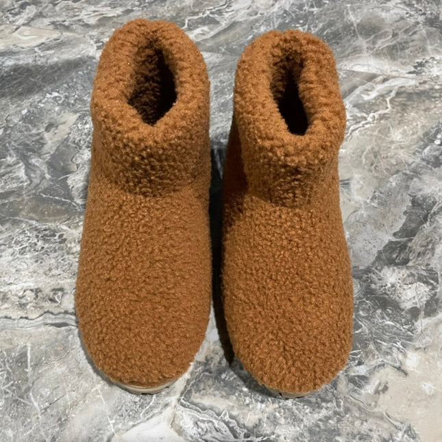 PRADA 26S ANKLE BOOTS IN CARAMEL BROWN FUR