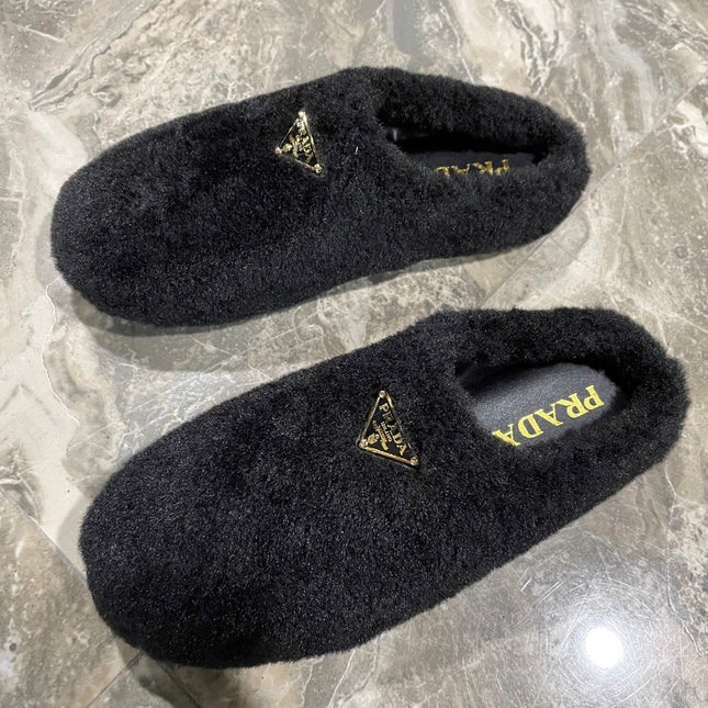 PRADA 26S SLIPPERS IN BLACK WOOL