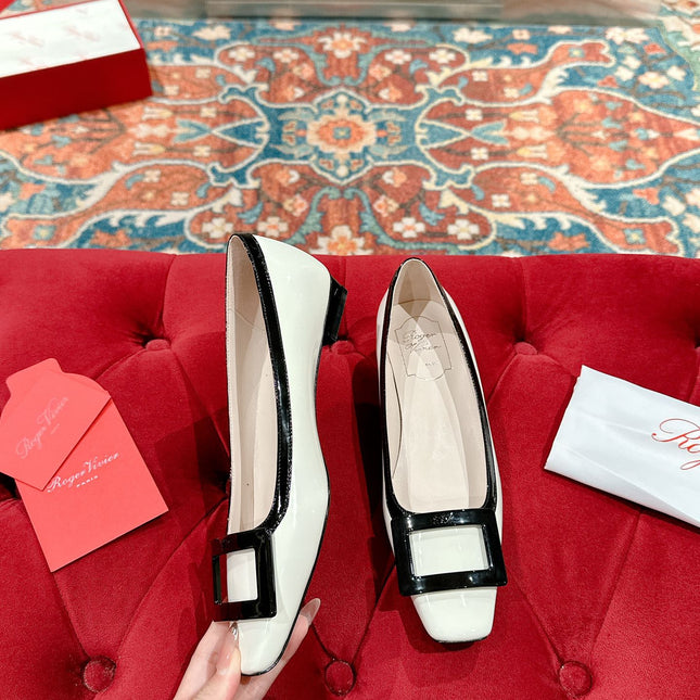 TROMPETTE BALLERINAS IN WHITE SHINY CALFSKIN BLACK SQUARE BUCKLE
