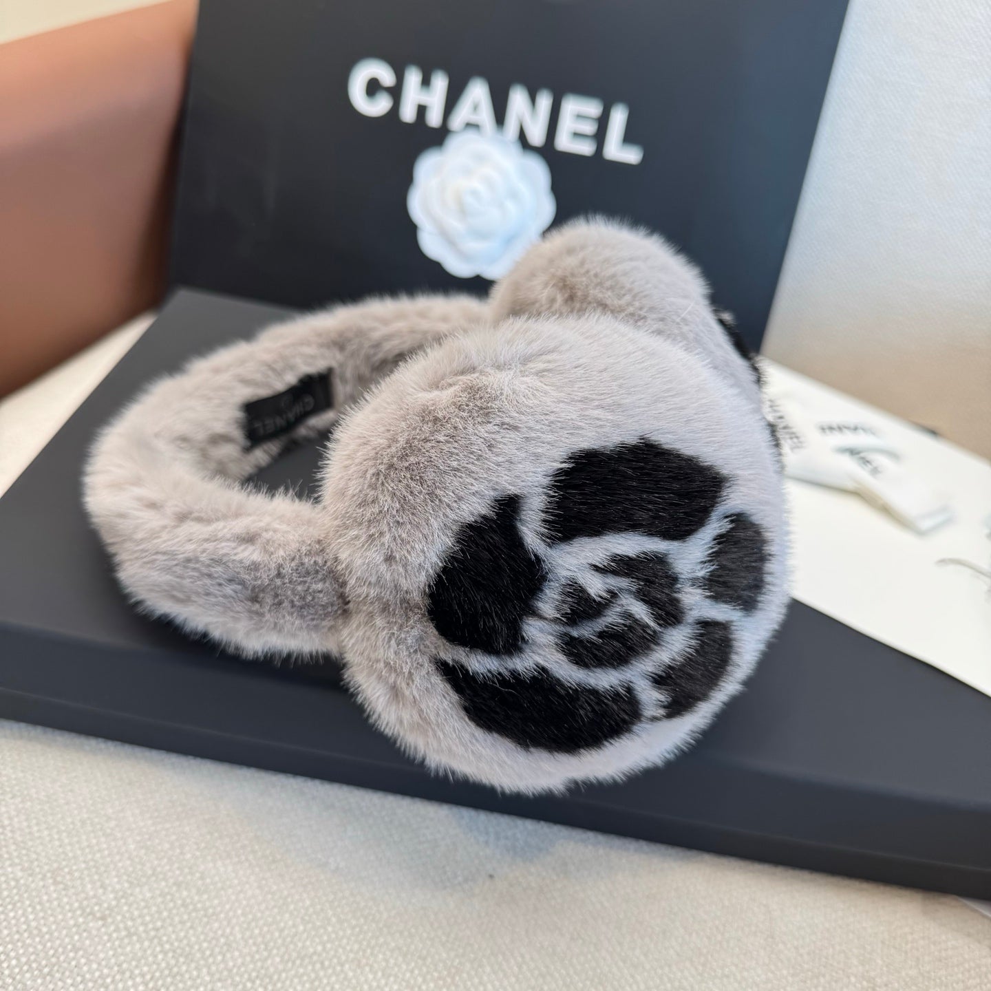CHANEL 25S SKI EARMUFFS 831584