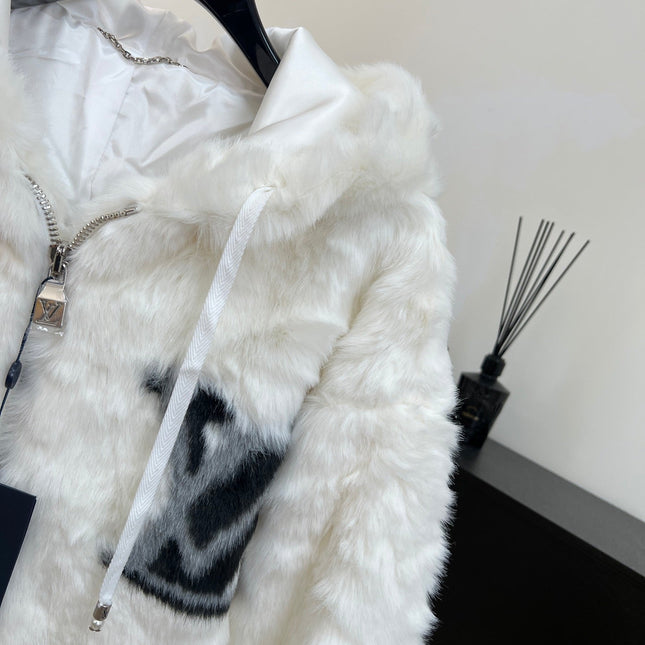 LV 25S FUR COAT 0160