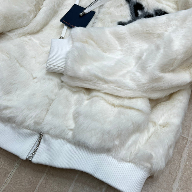 LV 25S FUR COAT 0160