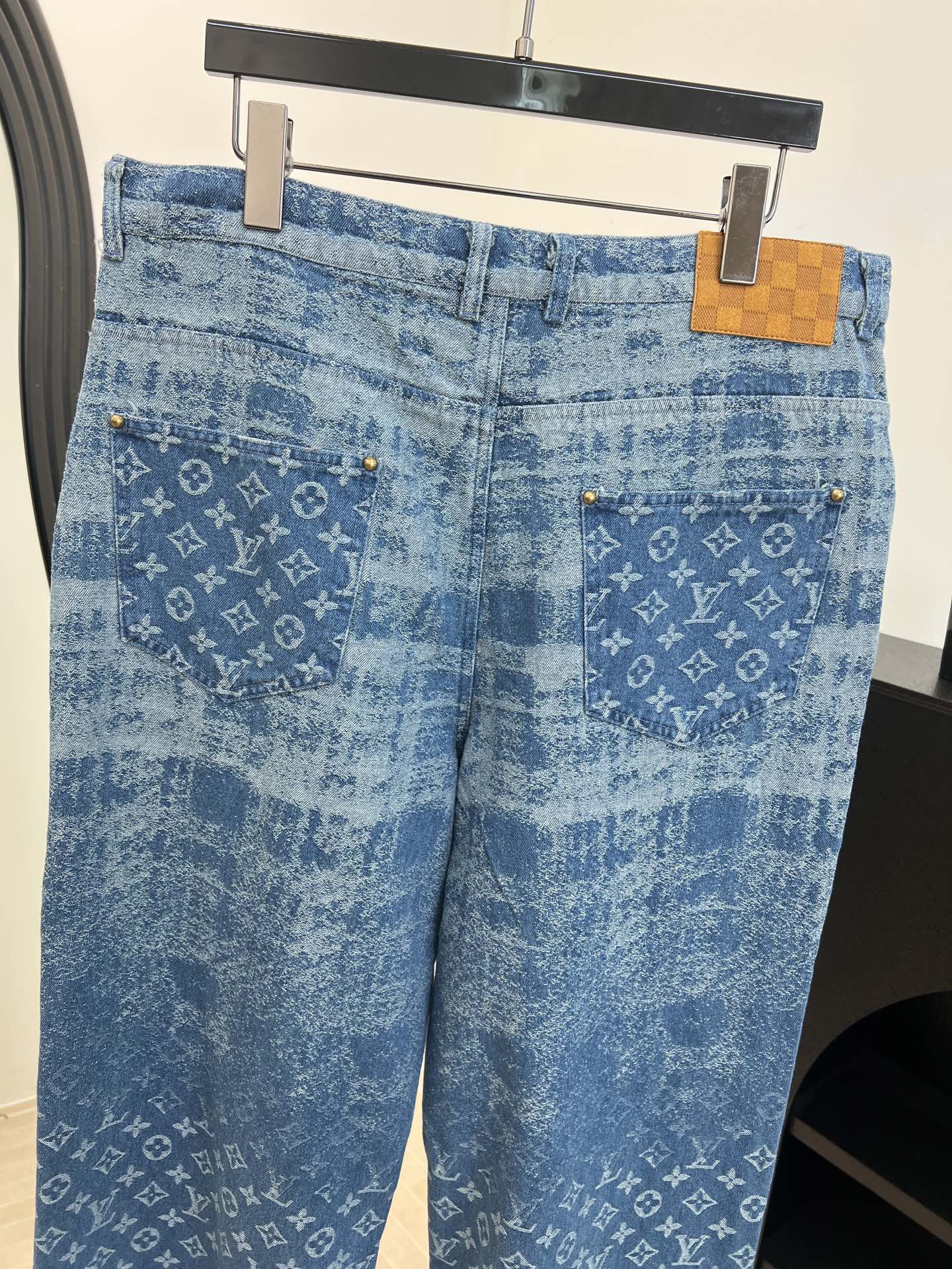 LV 26S JEANS STYLE 215