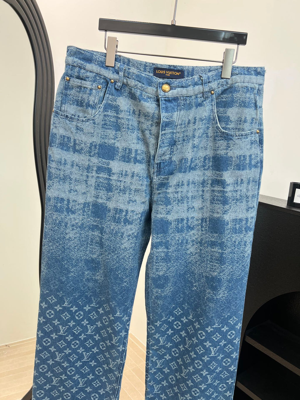 LV 26S JEANS STYLE 215