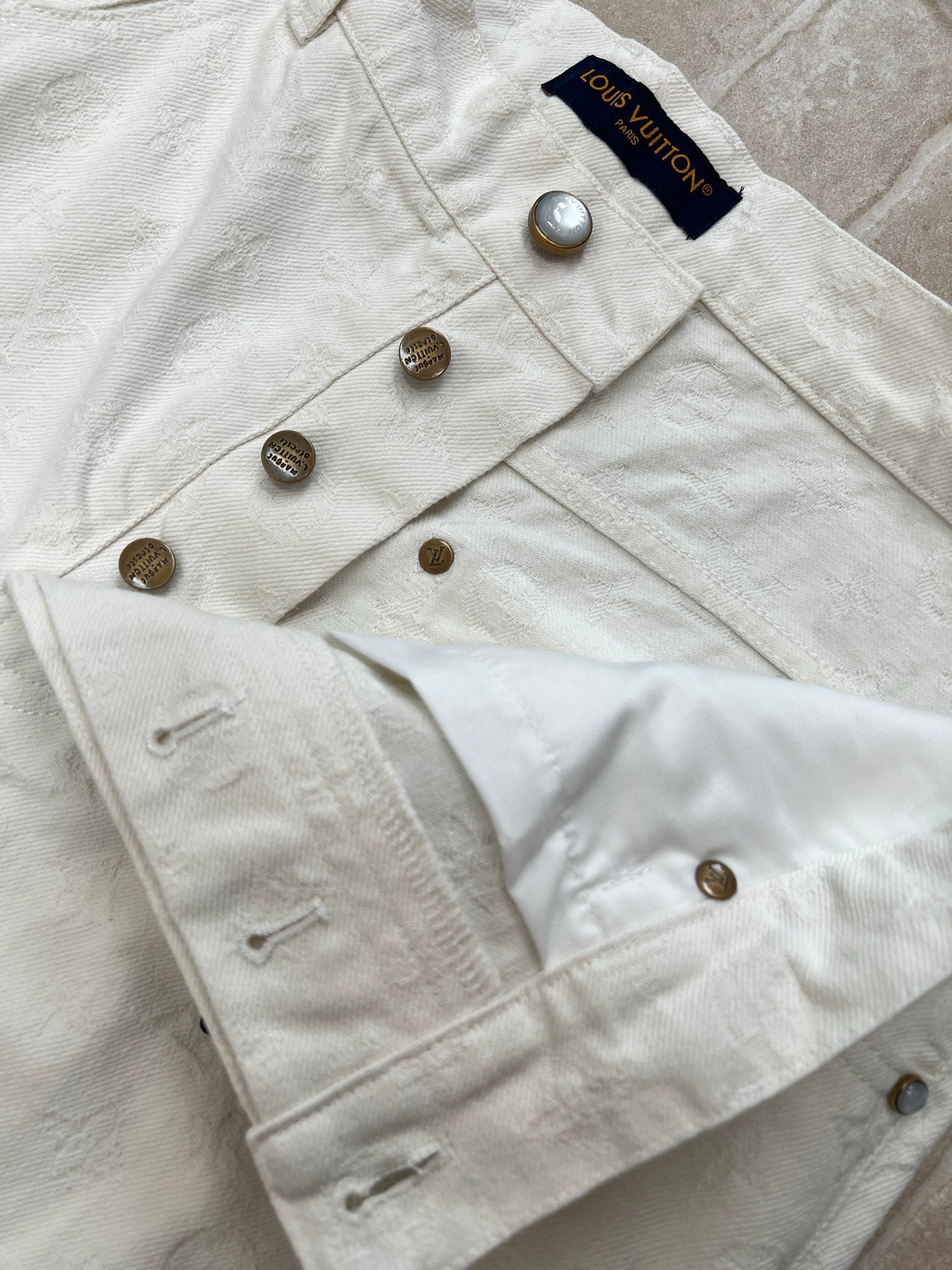 LV 26S JEANS STYLE 214