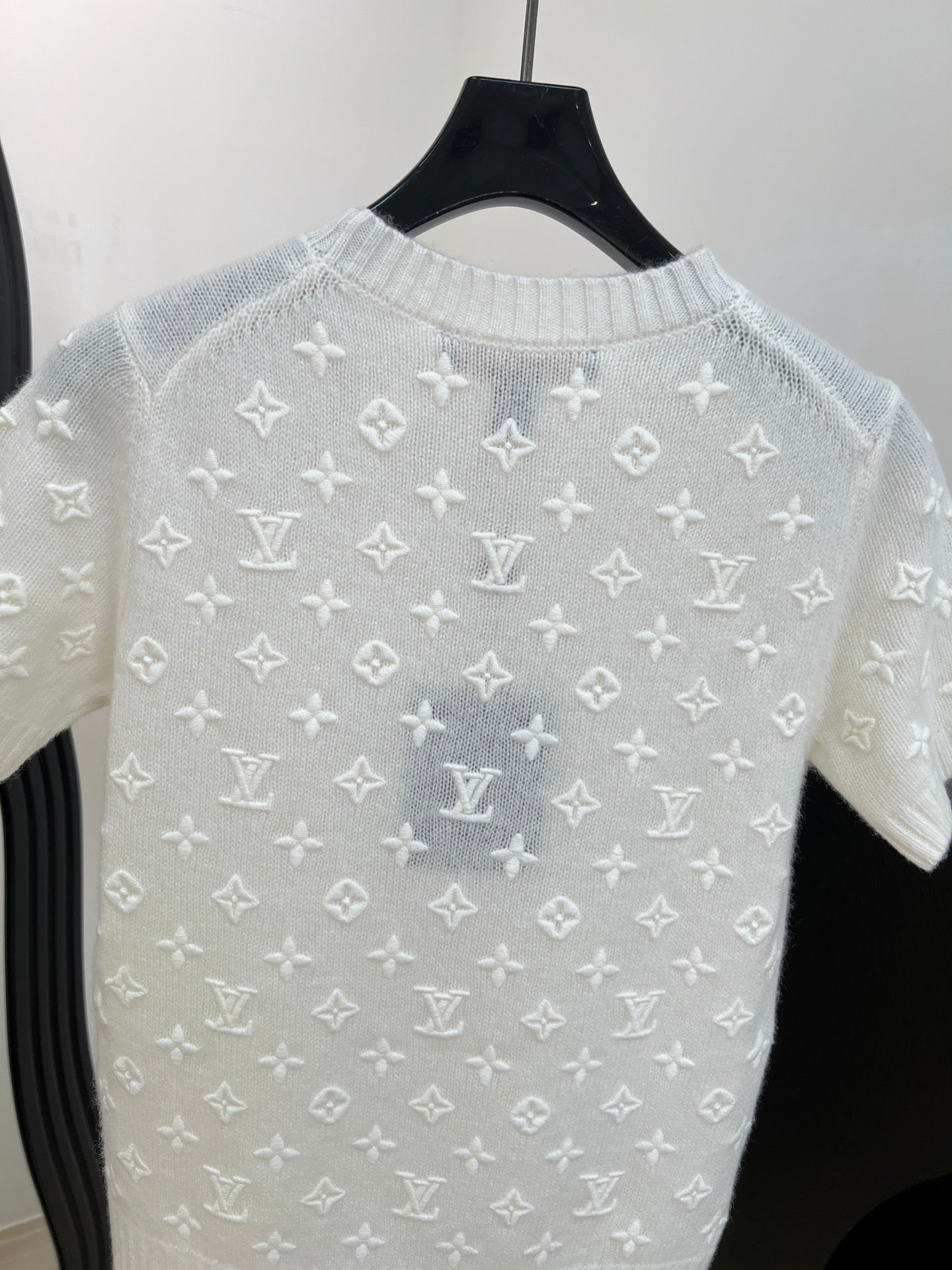 LV 26S SHORT-SLEEVED SWEATER STYLE 186