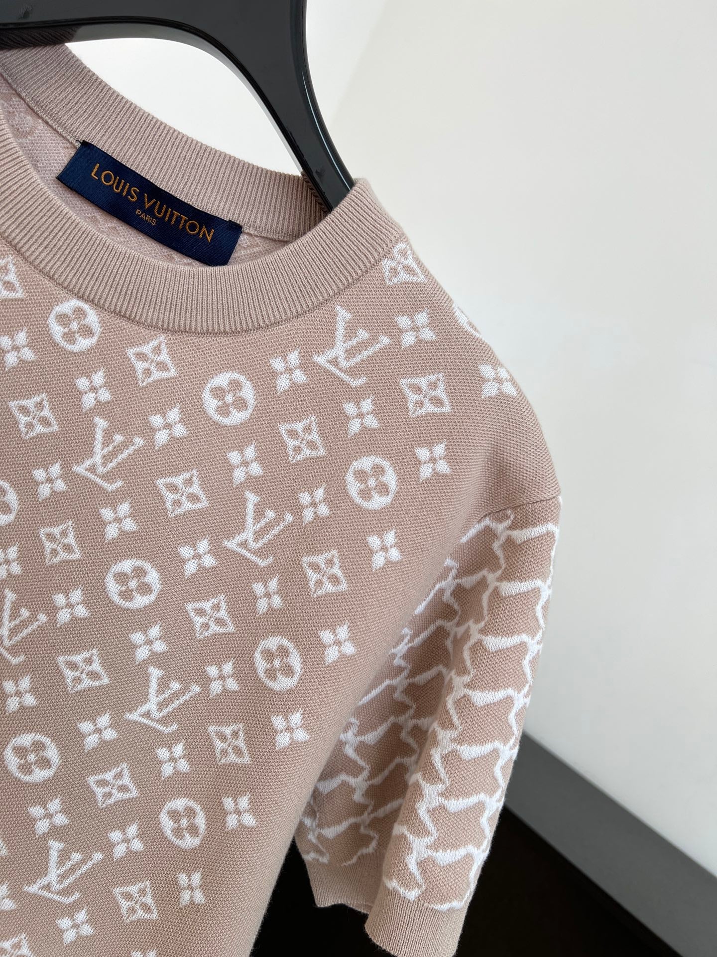 LV 26S SHORT-SLEEVED SWEATER STYLE 222