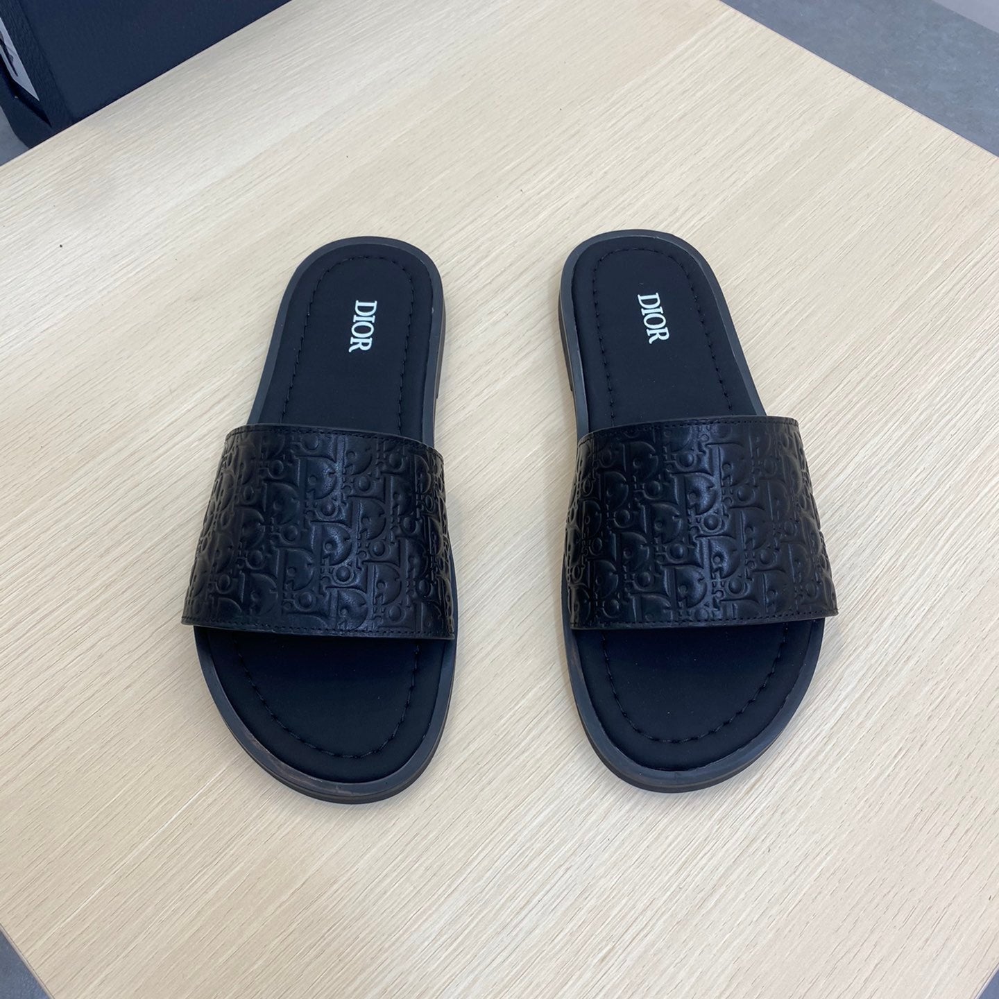 CD SLIDE ALIDAS SLIPPER BLACK MONOGRAM CALFSKIN