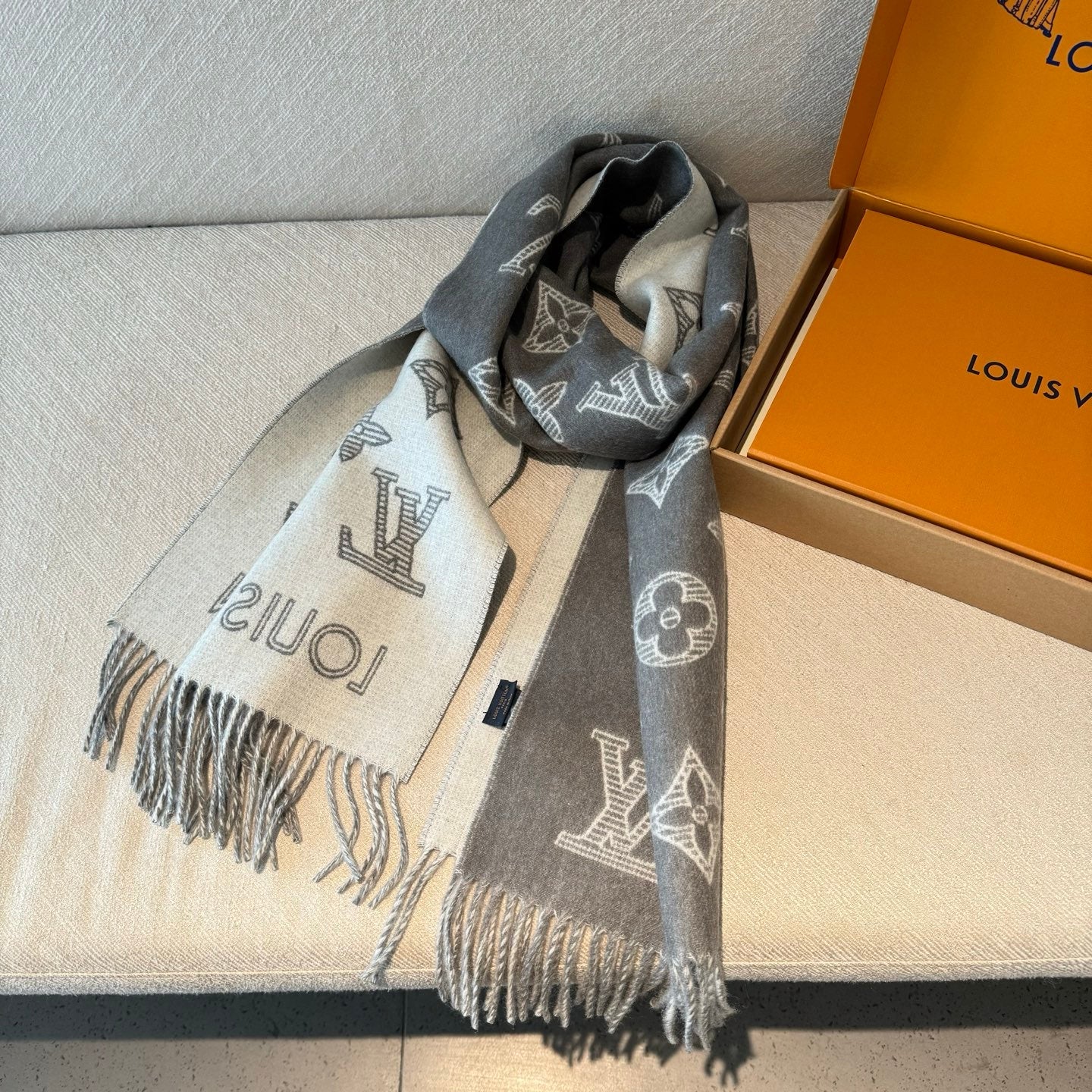 MONOGRAM SCARF 190 CM IN GREY CASHMERE 890653