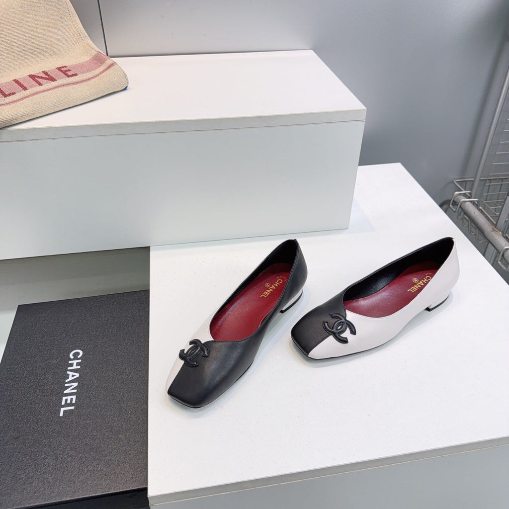 CHANEL 26S SQUARE-TOE FLATS IN BLACK AND WHITE LAMBSKIN
