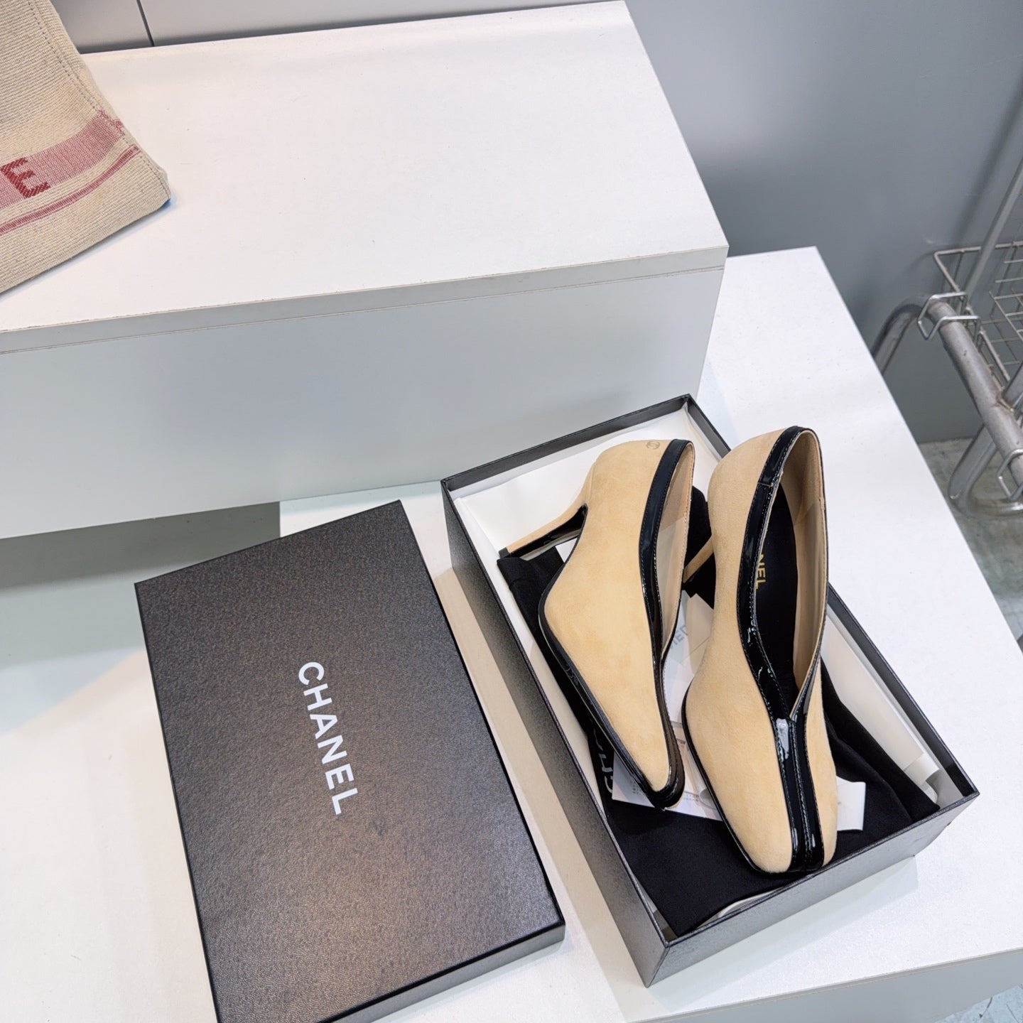 CHANEL 26S HIGH HEELS 100 MM IN BEIGE SUEDE