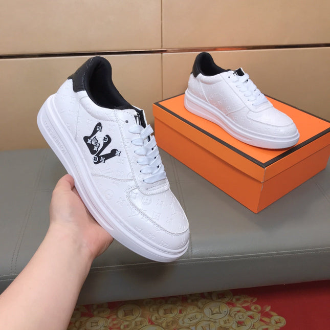 LV TRAINER SHOES IN WHITE AND BLACK CALFSKIN