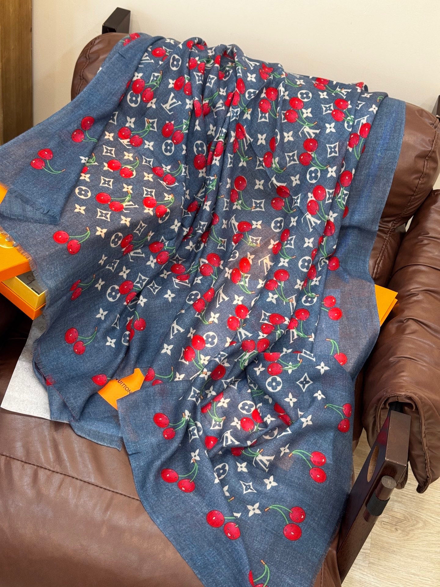 LV SCARF 200 CM IN CASHMERE 728982