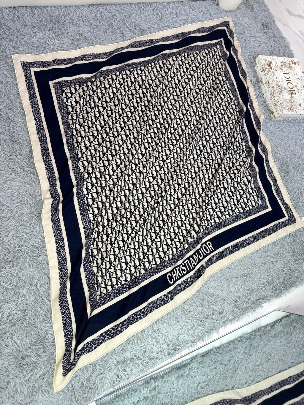 DIOR SCARF 140 CM IN CASHMERE-SILK BLEND 699256