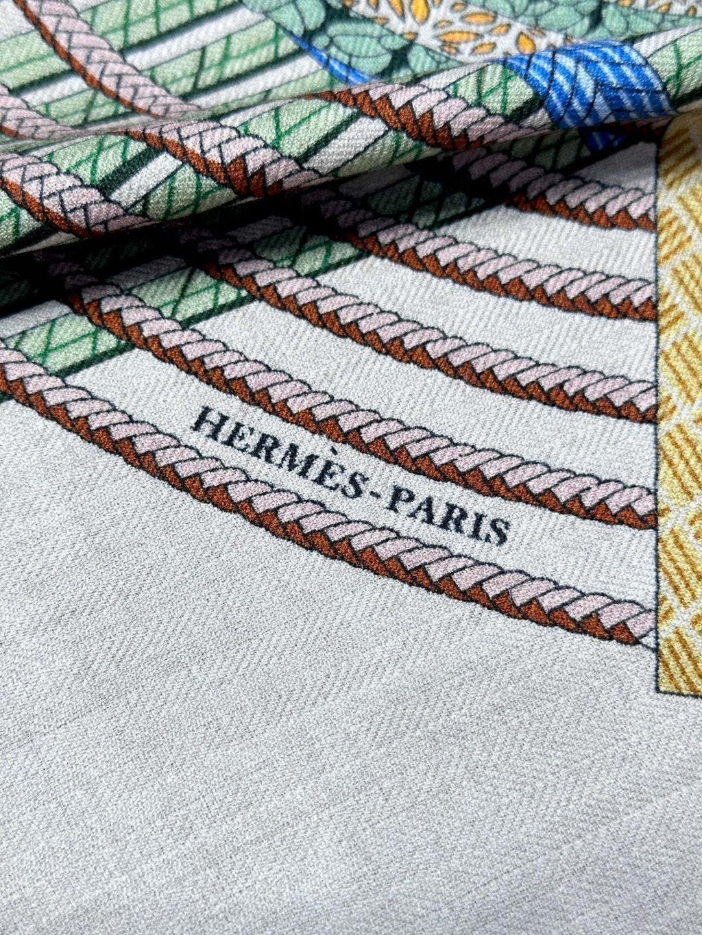 HERMES 25S SCARF 140 IN SILK 727341