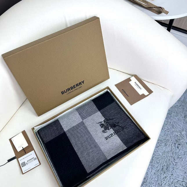 BURBERRY 26S SCARF 180CM IN CASHMERE 303179
