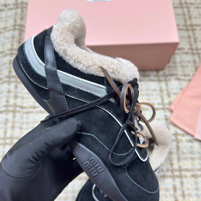 MIUMIU 26S SNEAKERS IN BLACK SUEDE AND SHEARLING