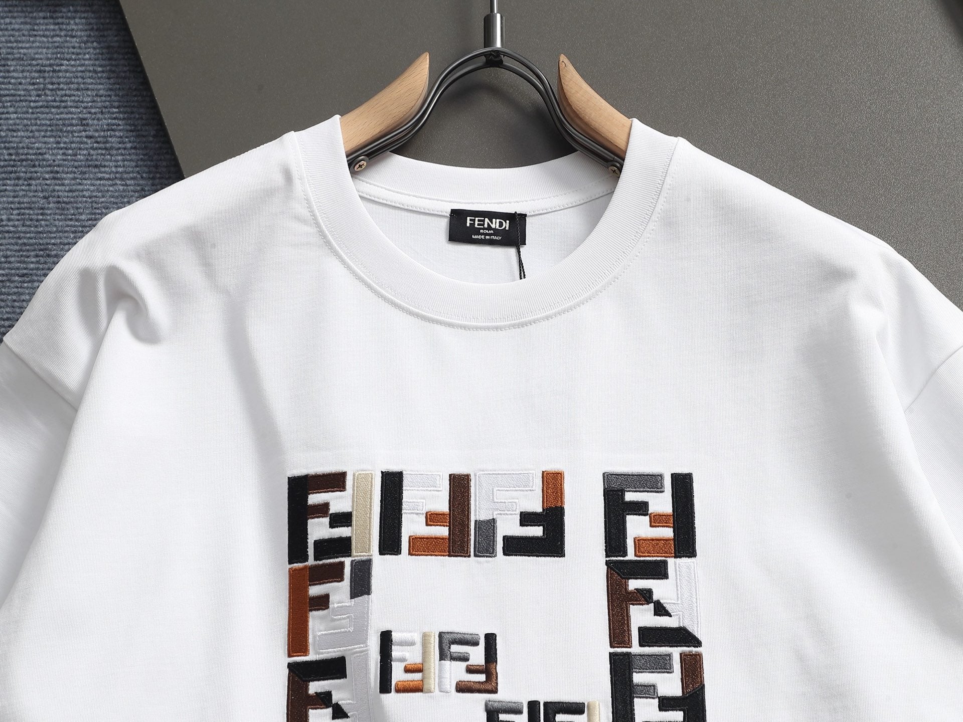 FENDI 26S SHORT SLEEVE T-SHIRT 171