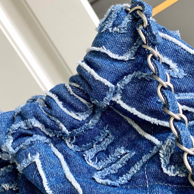 CC MEDIUM 37 BAG IN NAVY BLUE DENIM