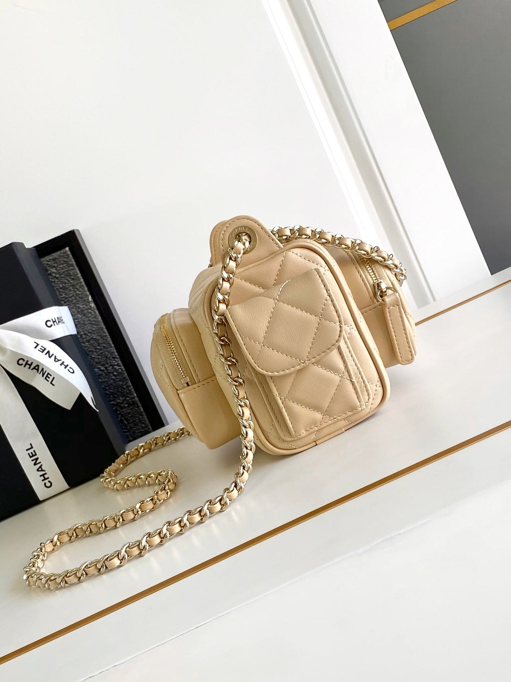CHANEL 25S CAMERA BAG 23 IN BEIGE LAMBSKIN WITH GOLD HARDWARE