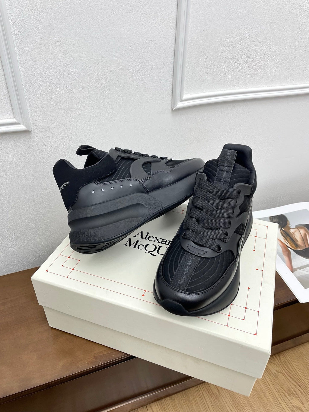 OVERSIZED RUNNER SNEAKERS IN BLACK CALFSKIN AND FABRIC