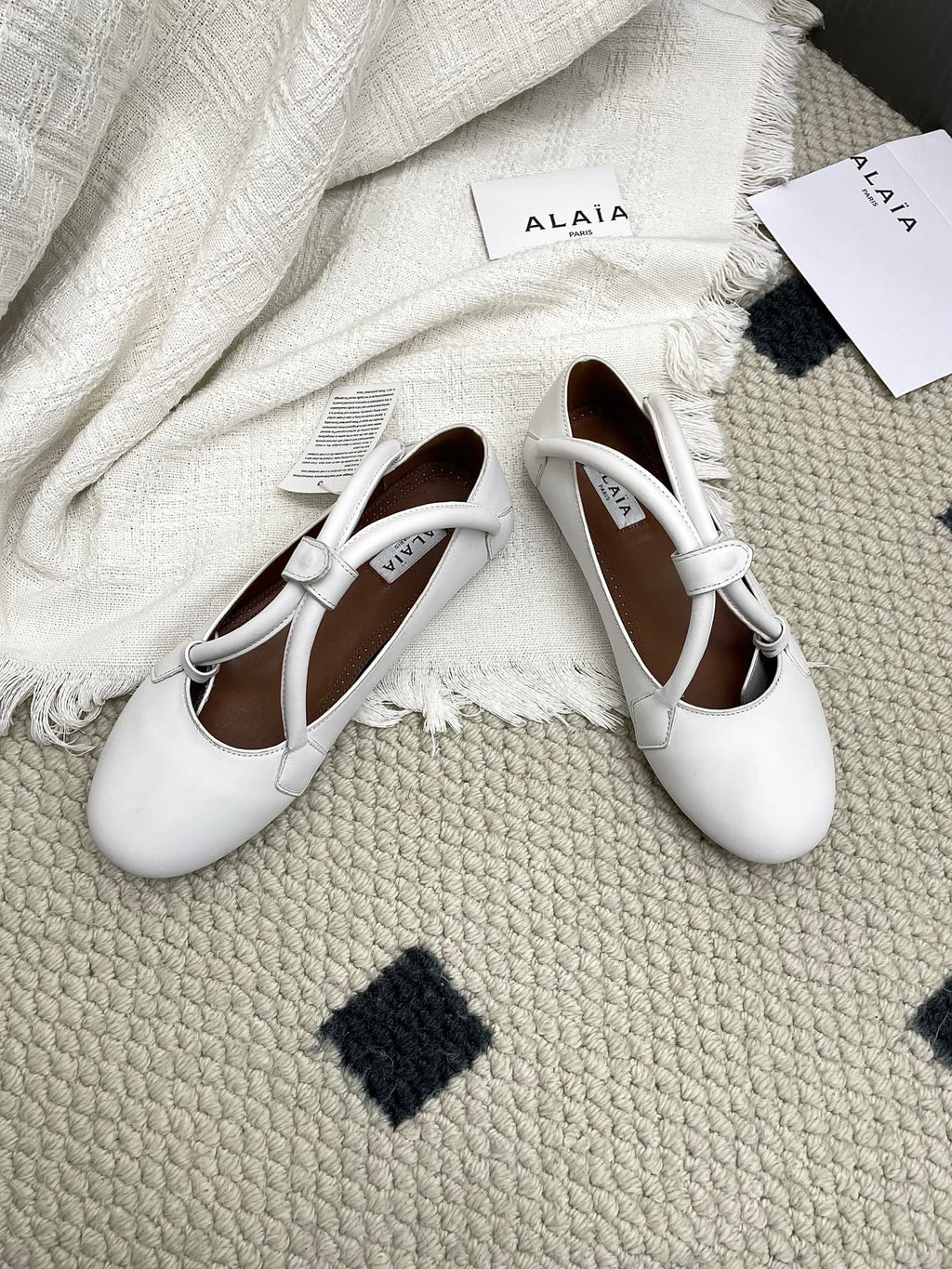 ALAIA 26S BALLET TECKEL IN WHITE CALFSKIN