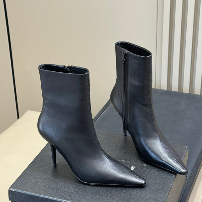 YSL 26S ZIPPERED HEELED BOOTS IN BLACK CALFSKIN