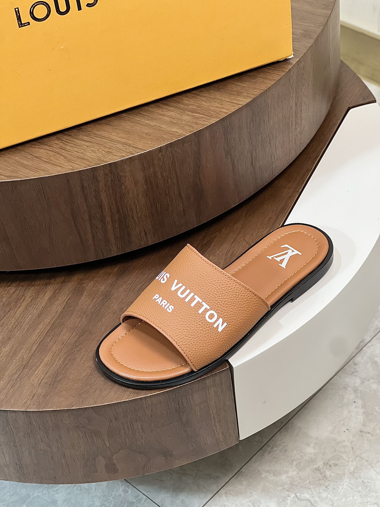 LV OASIS MULE CARROT ORANGE CALFSKIN
